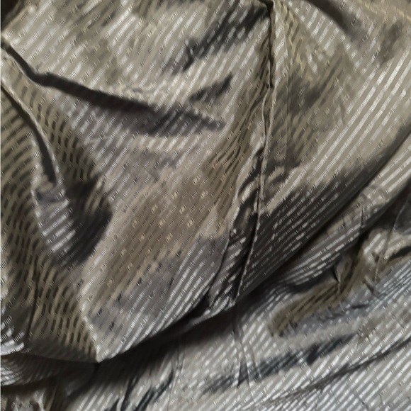 Ermenegildo Zegna Men's Black and Gray Pinstripe 3 Button Blazer - Picture 8 of 9